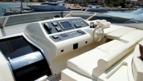 4FIVE -  Flybridge wheelhouse